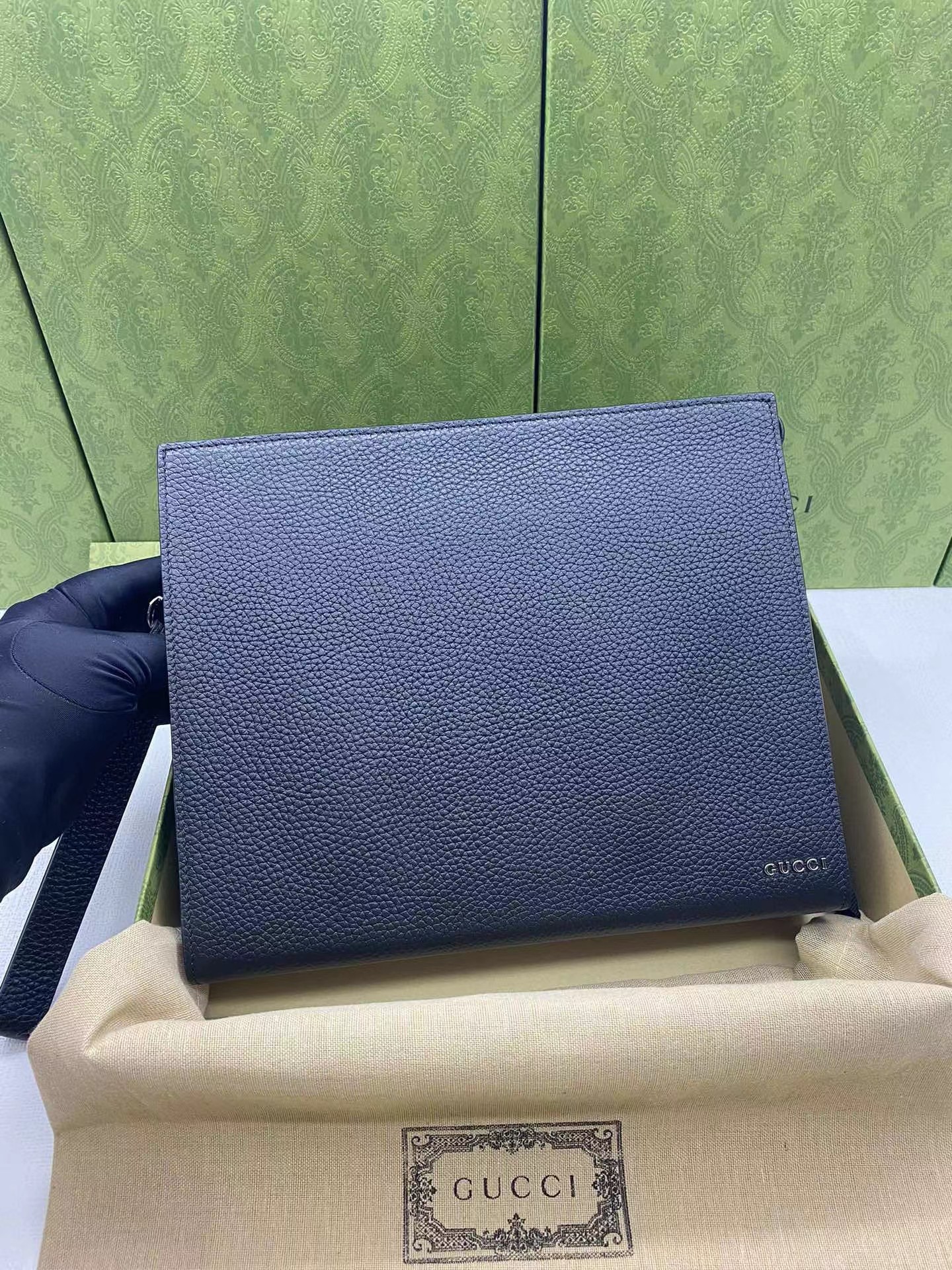 High Quality Gucci Clutch Men Bag Early Spring Series - cnluxepick