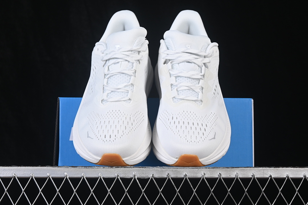 HOKA One One Kawana 2