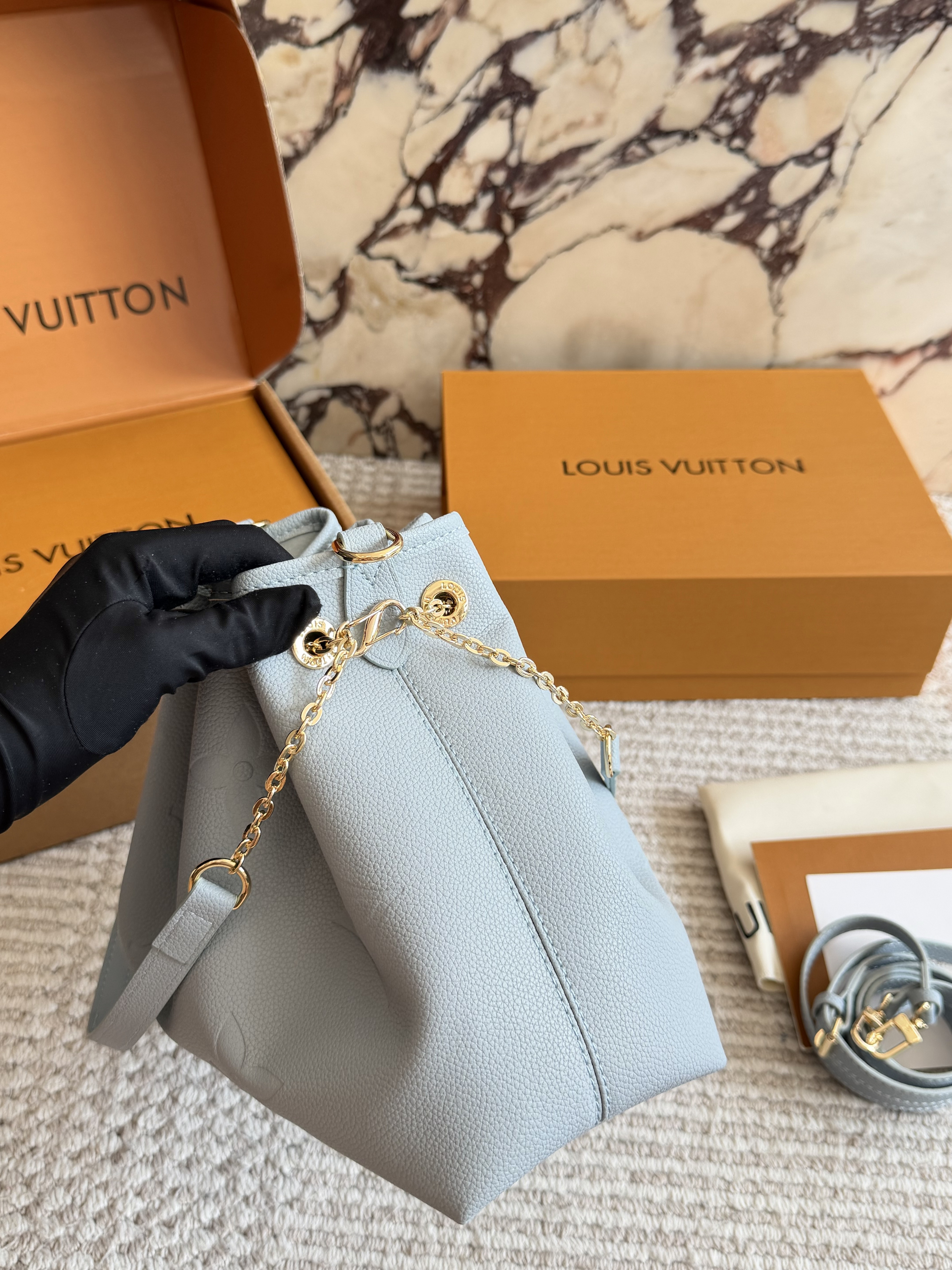 LV's new bucket bag - cnluxepick
