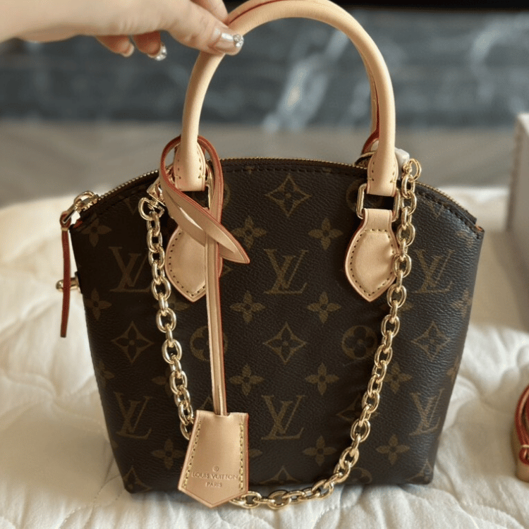 Louis Vuitton Néonoé BB Monogram Bag 8 Inches M12019
