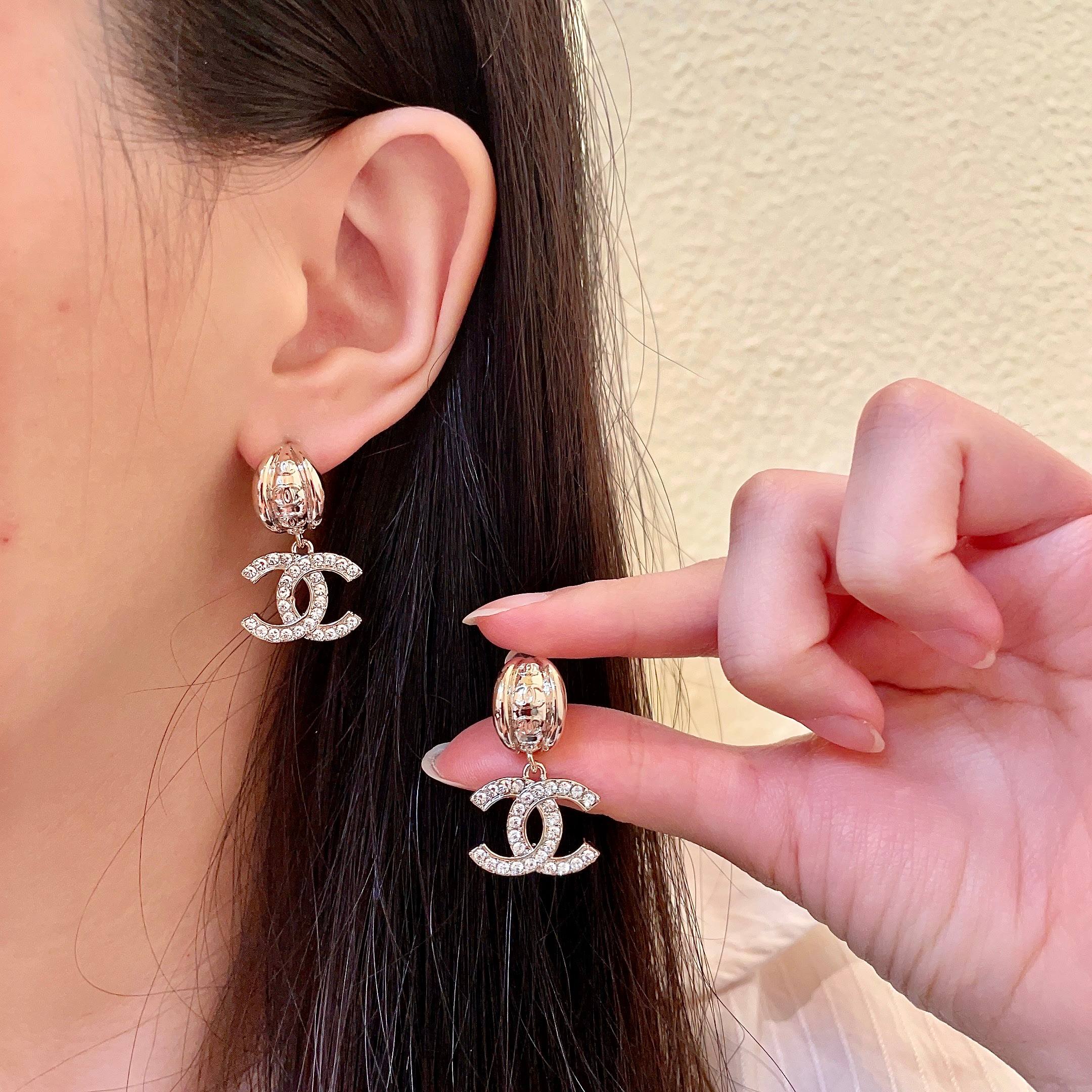 Chanel Fashion Earrings - cnluxepick