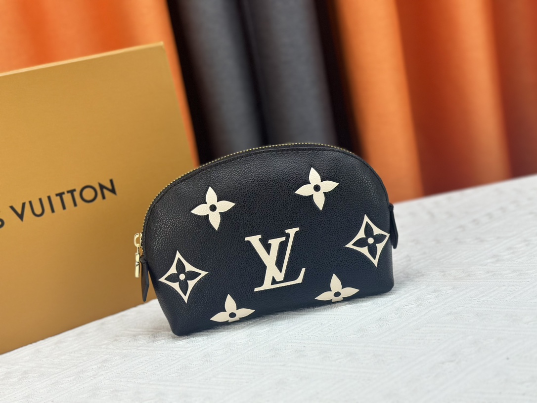 Louis Vuitton Cosmetic Pouch Pm Black 17Cm M59086
