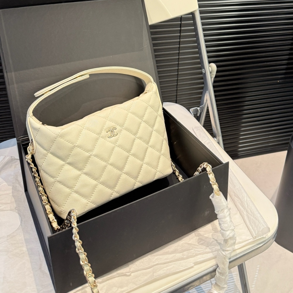 Chanel 25C Hobo Bag Caviar White 21cm/8.5in