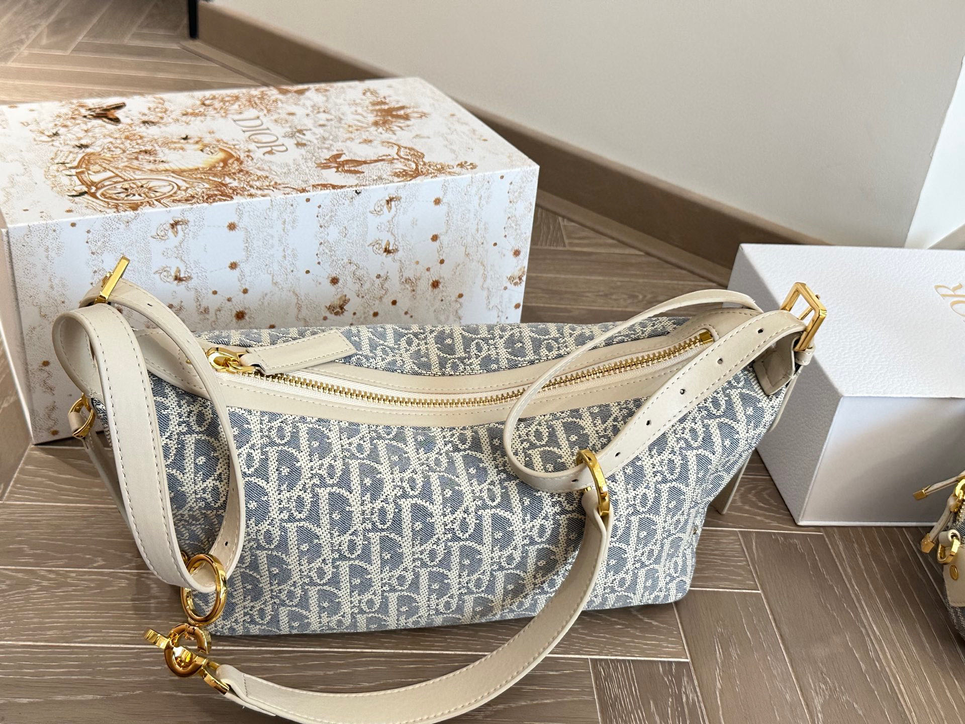Dior Monogram Lunch Bag - cnluxepick