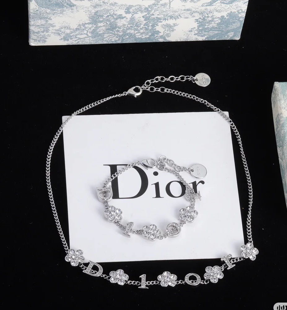 Dior letter flower necklace bracelet - cnluxepick
