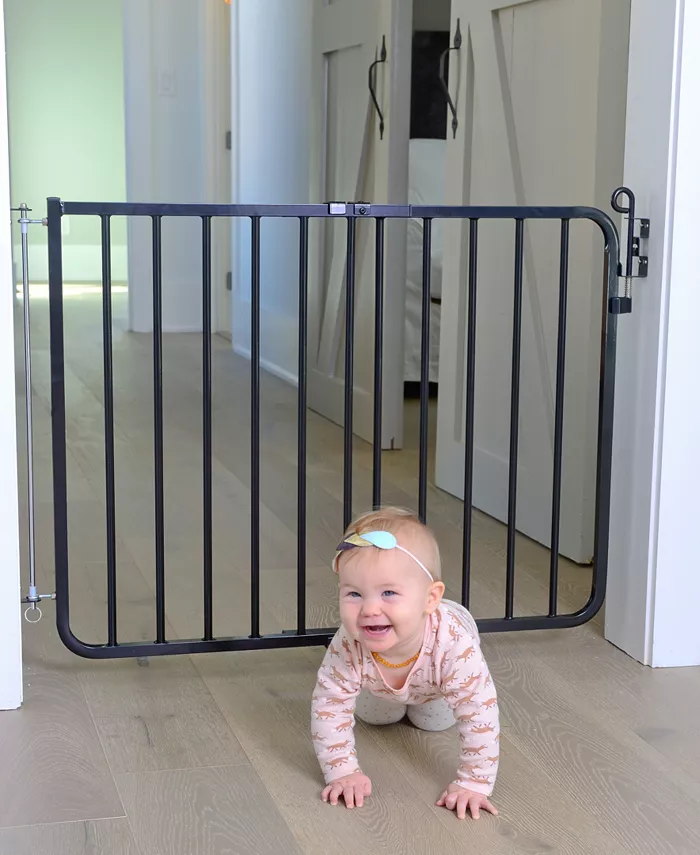 Cardinal Gates Auto-Lock Baby Gate