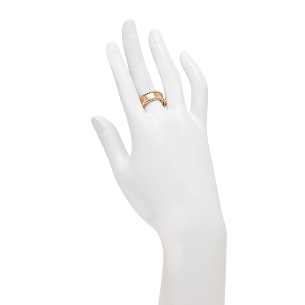 Van Cleef & Arpels Perlet Senior Tulle Ring 18K Rose Gold VCARN324