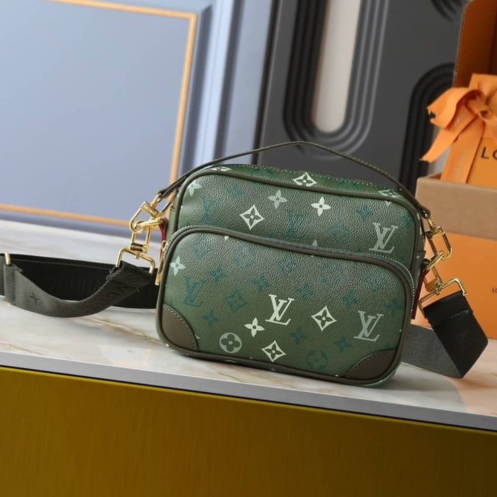 Louis Vuitton Nil Khaki 9.8 Inches M27095