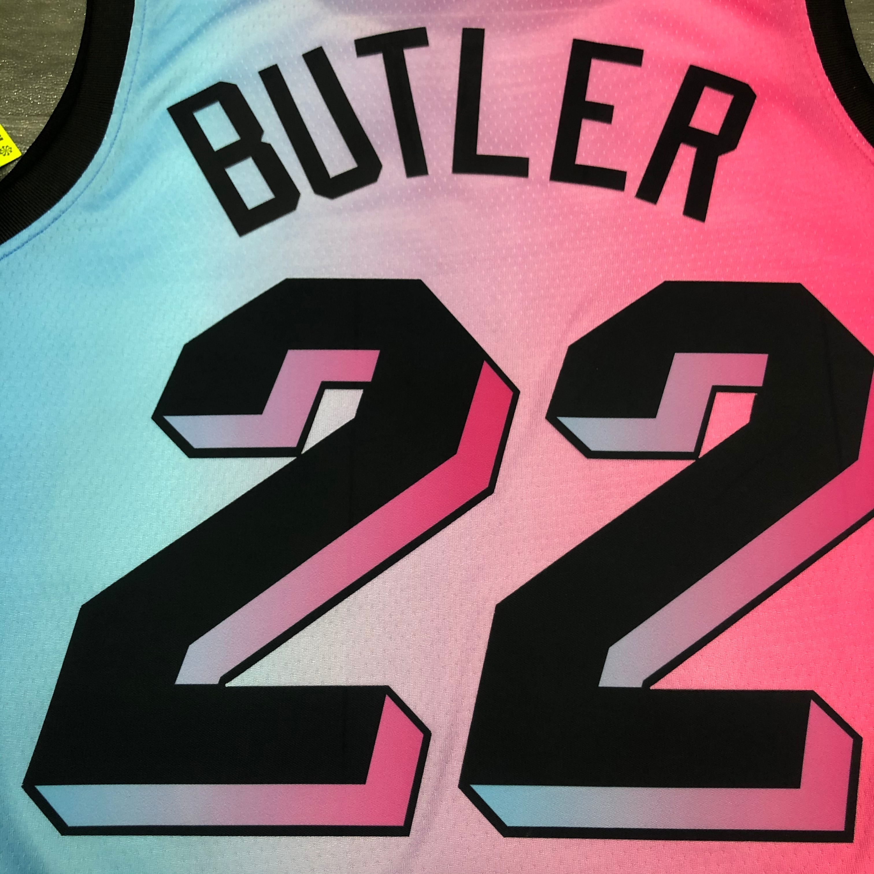 21 Season Miami Heat City Edition  No.22