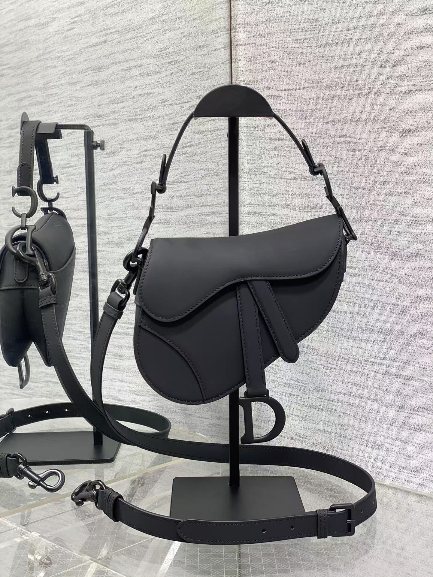 12a quality dior saddle bag - cnluxepick