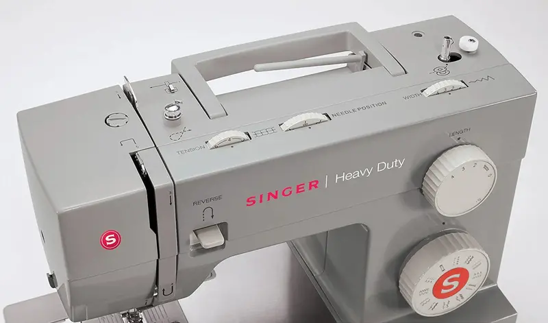 SINGER Heavy-Duty 4423 Mechanical Sewing Machine