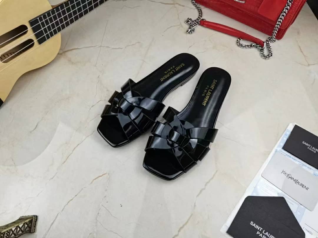 Saint Laurent Tribute Mules In Patent Leather Black 571952B8I001000