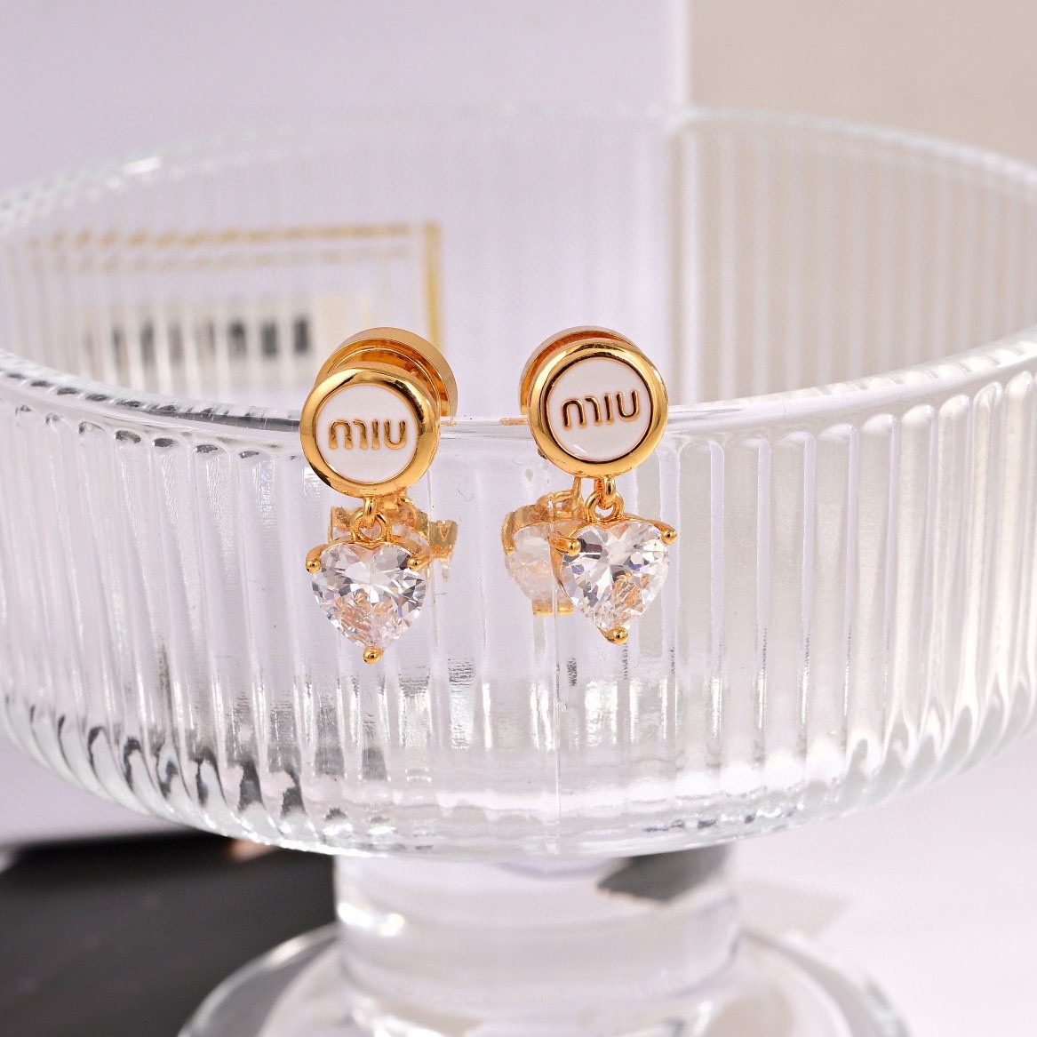 Miumiu letter earrings - cnluxepick