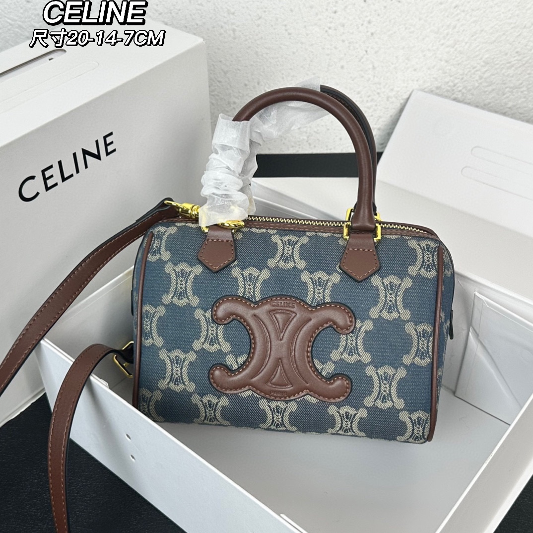 Celine  Triomphe Canvas shoulder bag - cnluxepick
