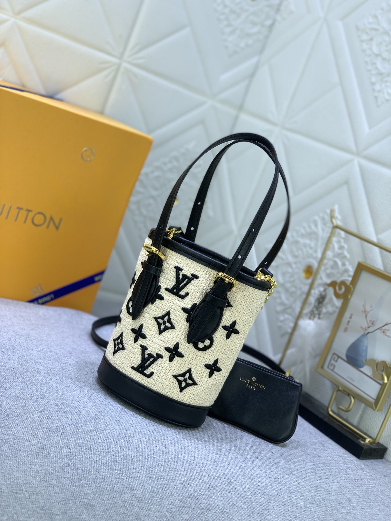 Louis Vuitton Nano Bucket Bag Black 17Cm M82418