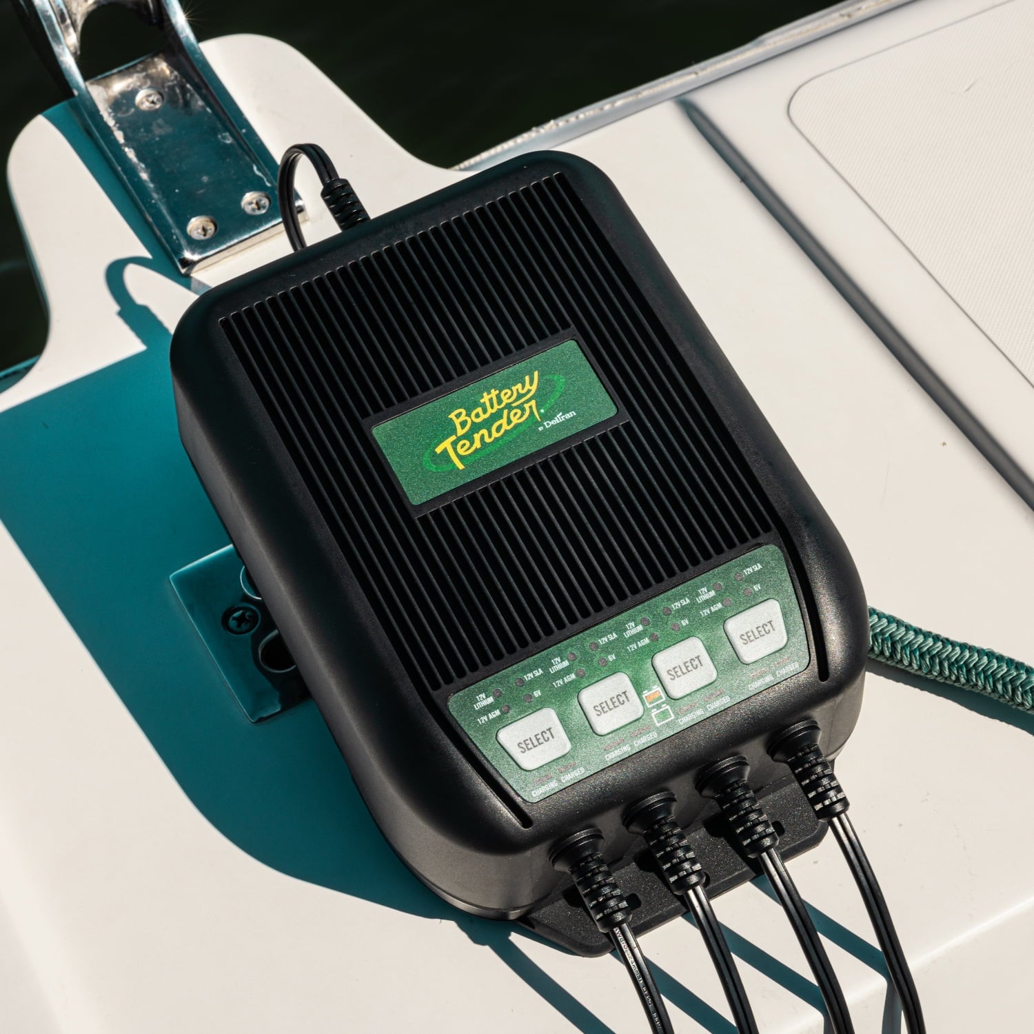 Battery Tender 4 Bank Multibank Charger - 12 AMP (3 AMPs Per Bank) - Selectable 12V / 6V - Smart and Switchable Multi Battery Charger and Maintainer for Marine Applications - 022-1004-DL-WH