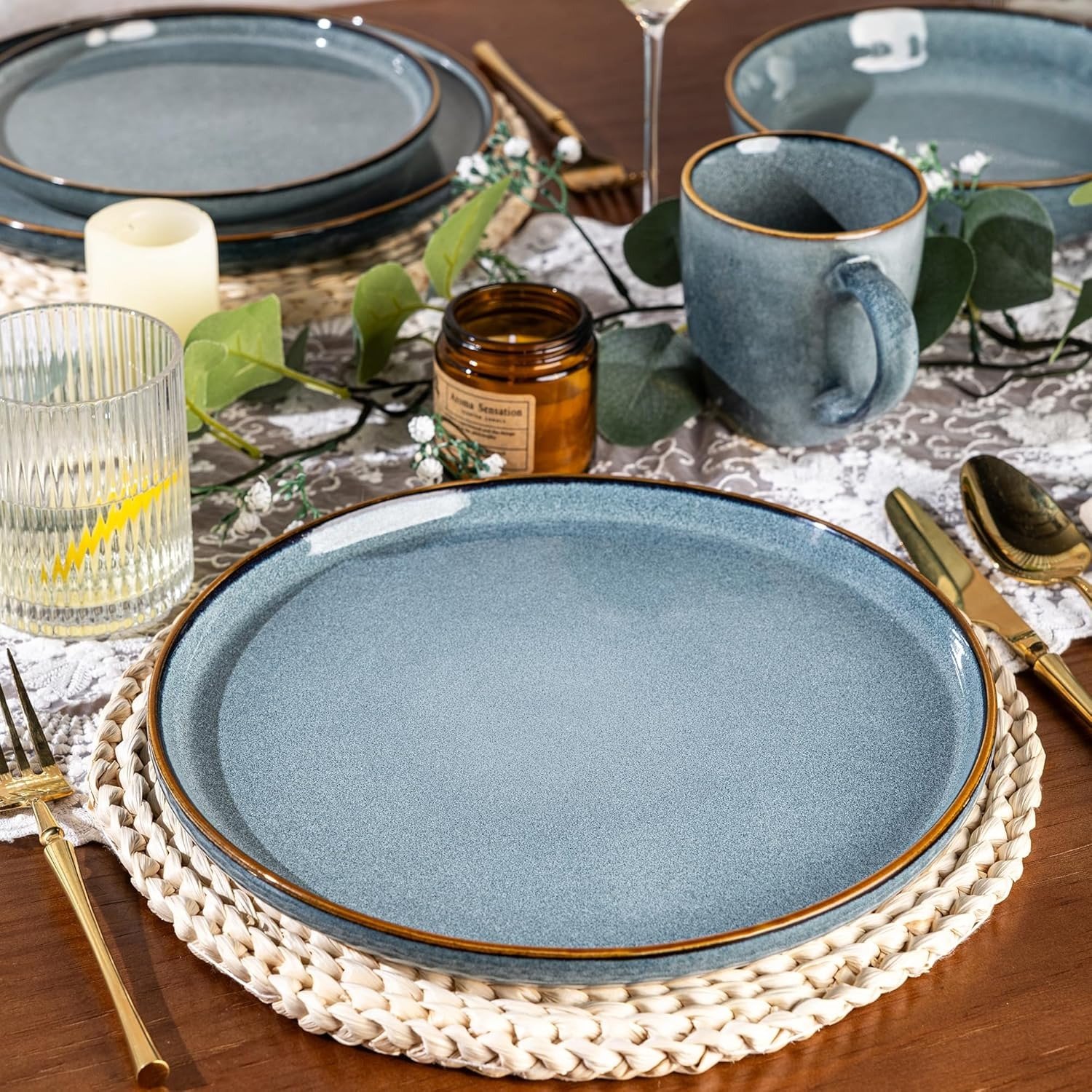 Stoneware Dinnerware Set Chip-Resistant Dishwasher Microwave Safe Tableware Set