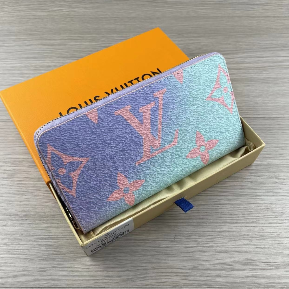 Louis Vuitton Zippy Wallet Giant Monogram Pastel 7.5 Inches M81340