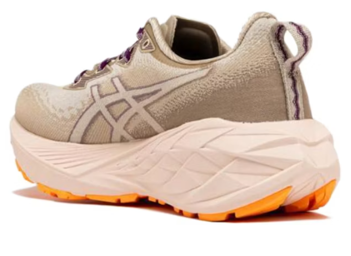 ASICS Novablast 4 TR Nature Bathing - Pearl Pink 1012B654-700