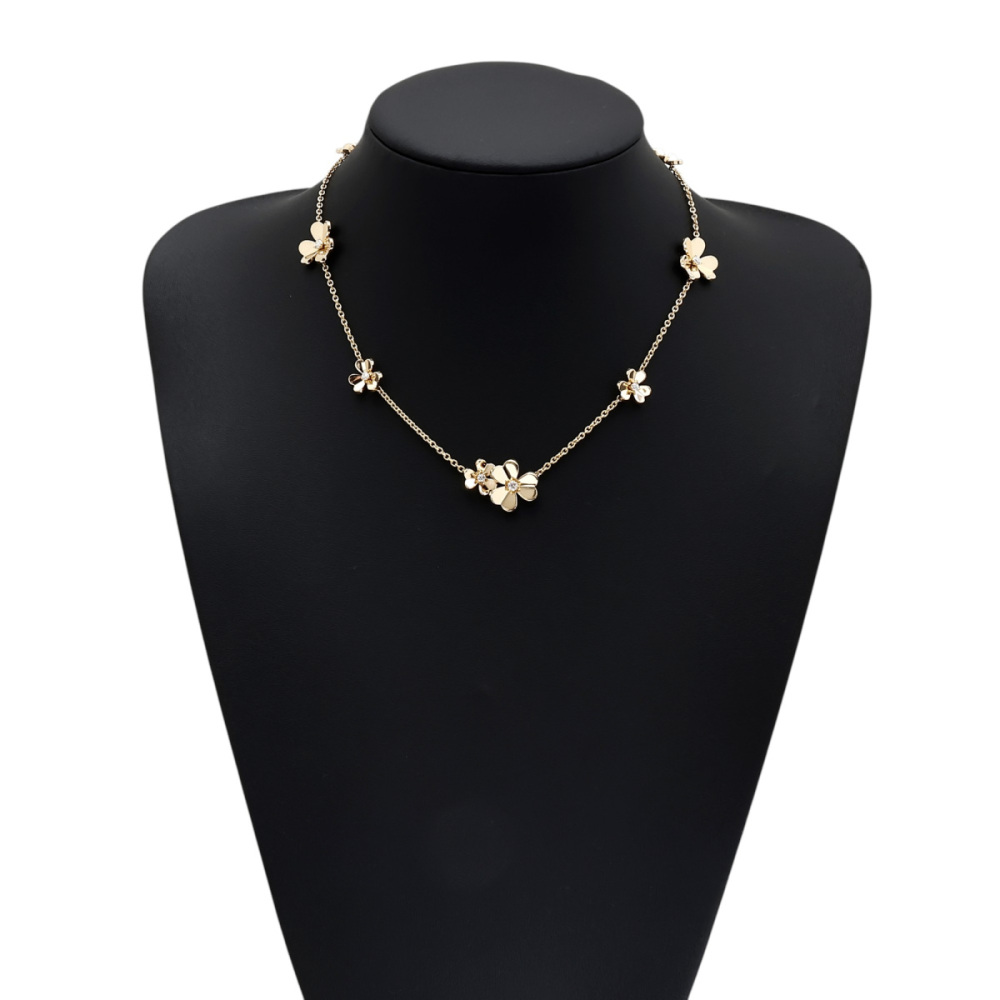 Van Cleef & Arpels Frivole 9 Flower Necklace 18K Yellow Gold Diamond VCARD31500
