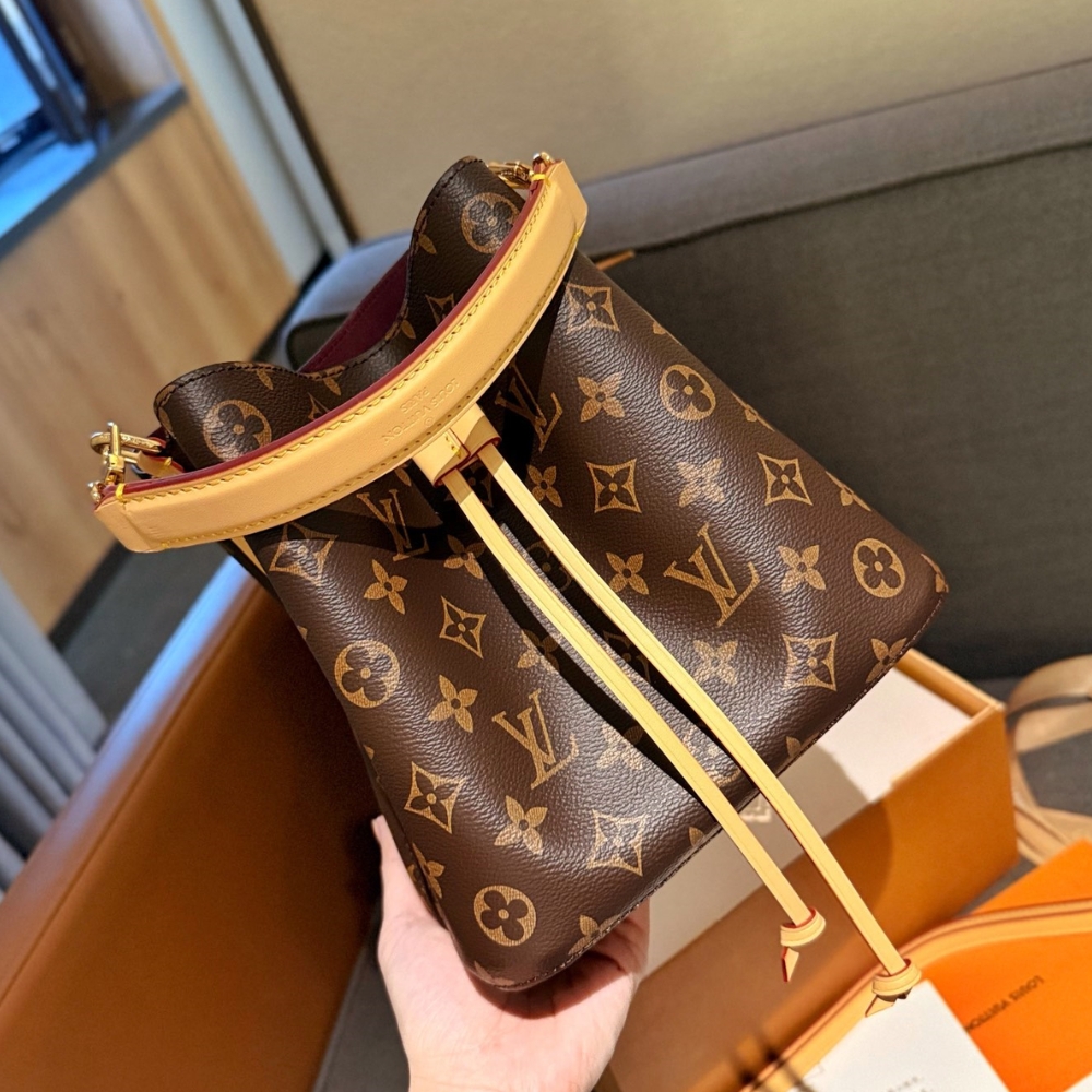 Louis Vuitton Neonoe Bb Bag Monogram Brown 20Cm M46581