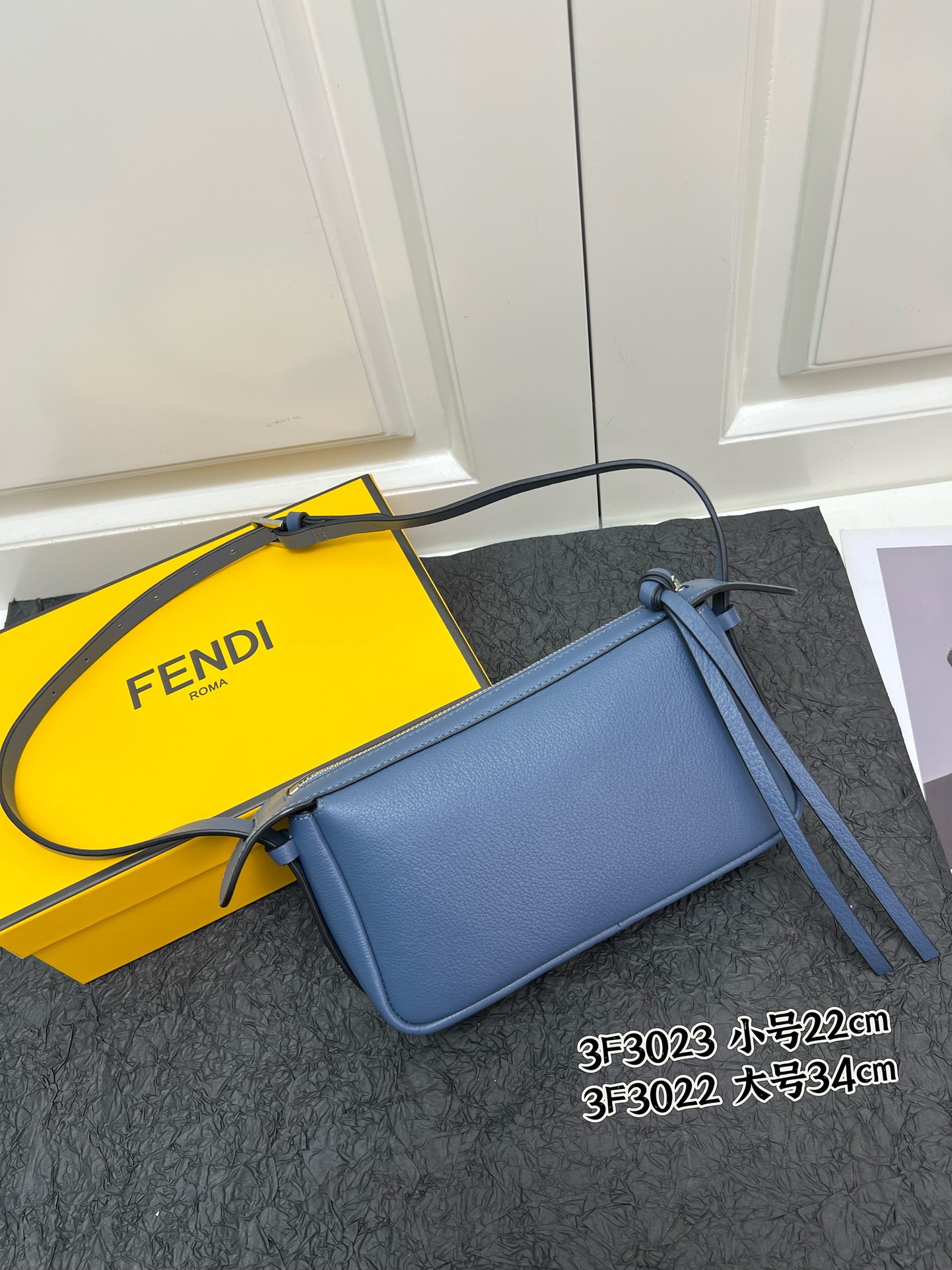Top version FENDI Simply leather handbag - cnluxepick