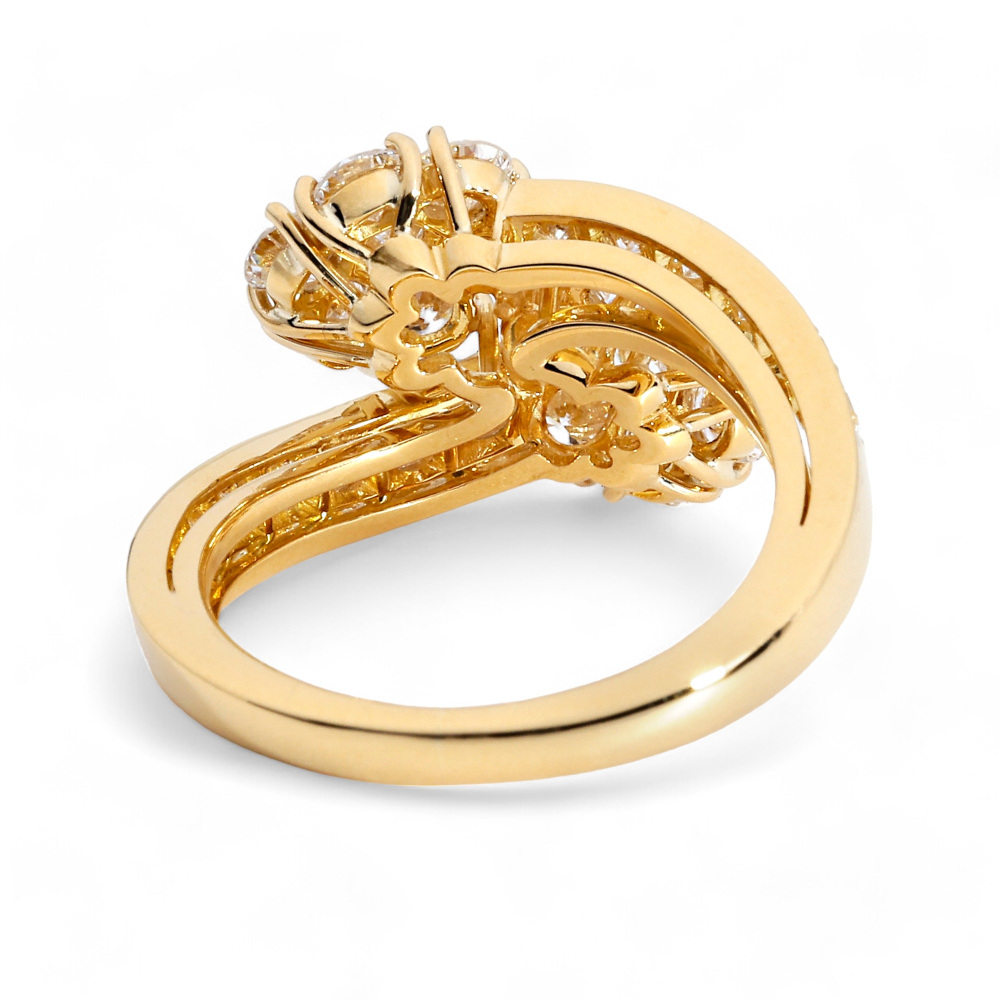 Van Cleef & Arpels Fleurette Ring 18K Yellow Gold Diamond