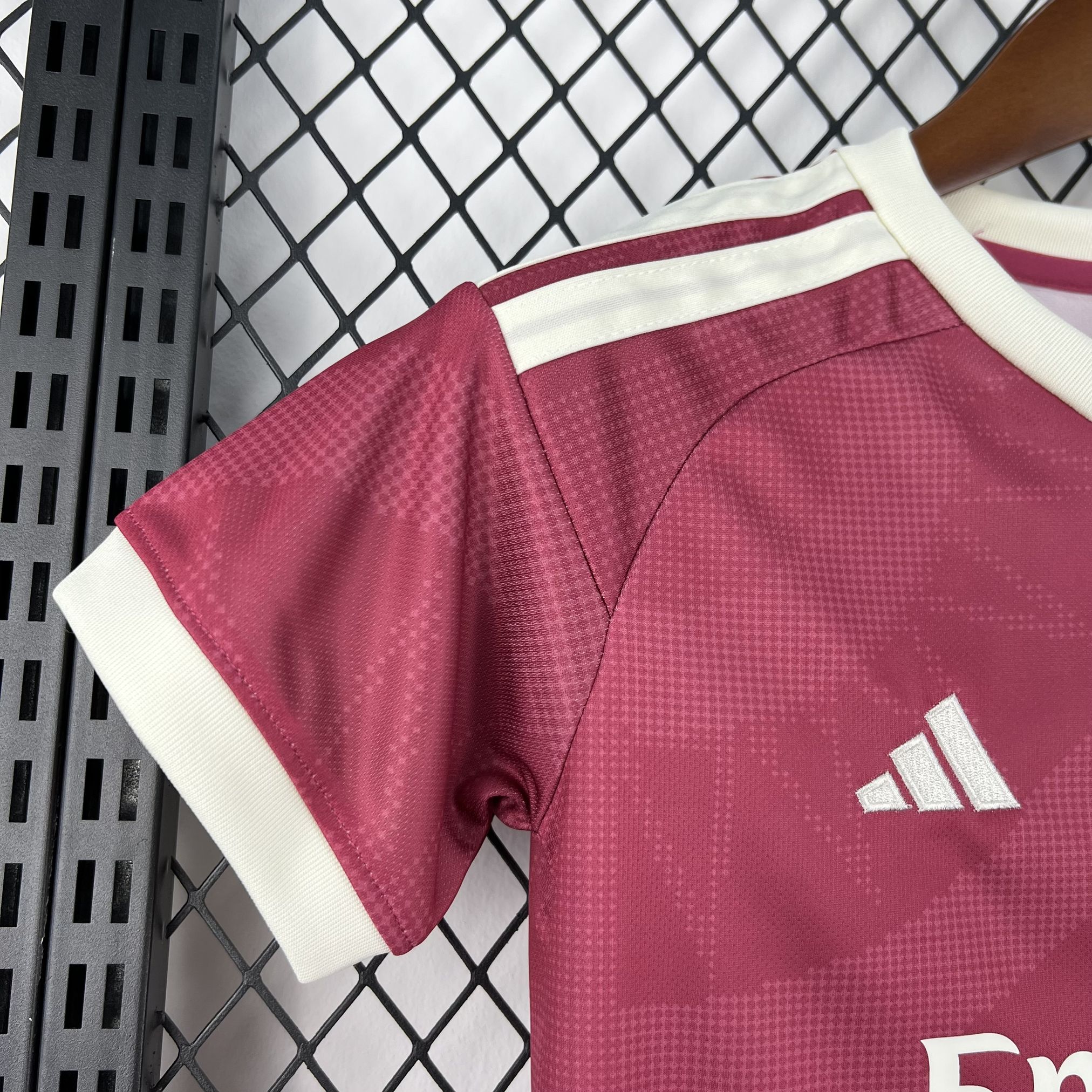 Kids Real Madrid 2026/27 Red Jersey 16-28 4