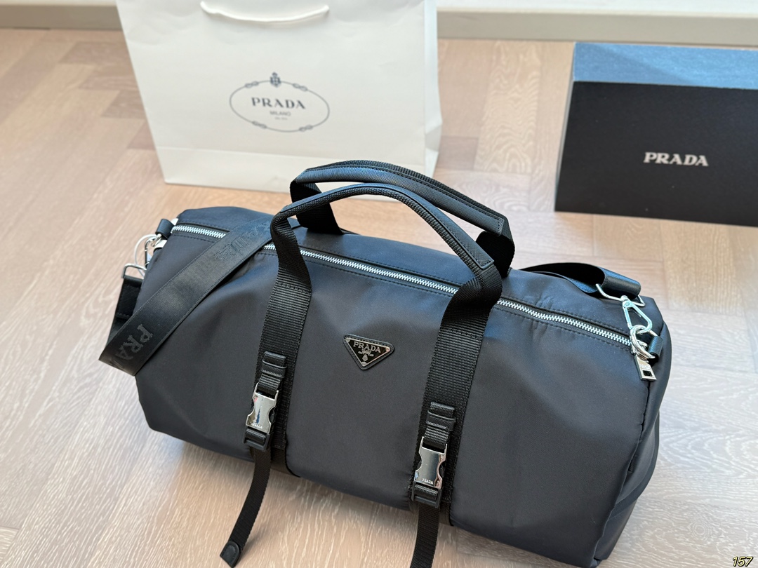 Prada’s latest travel bag is lightweight fashionable and versatile - cnluxepick