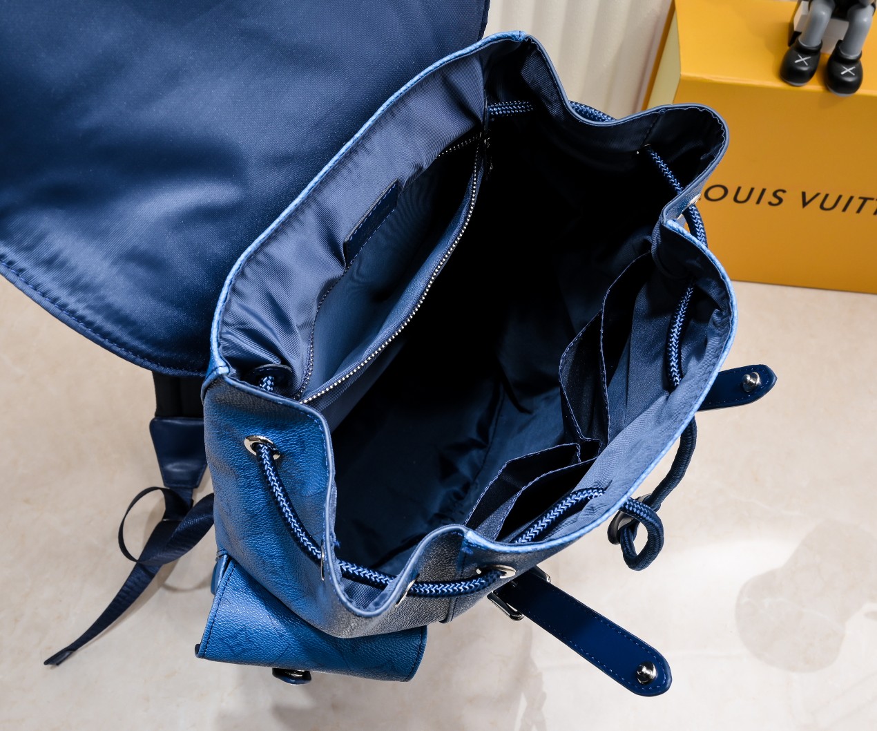 Louis Vuitton Christopher Mm Blue 44Cm M22636