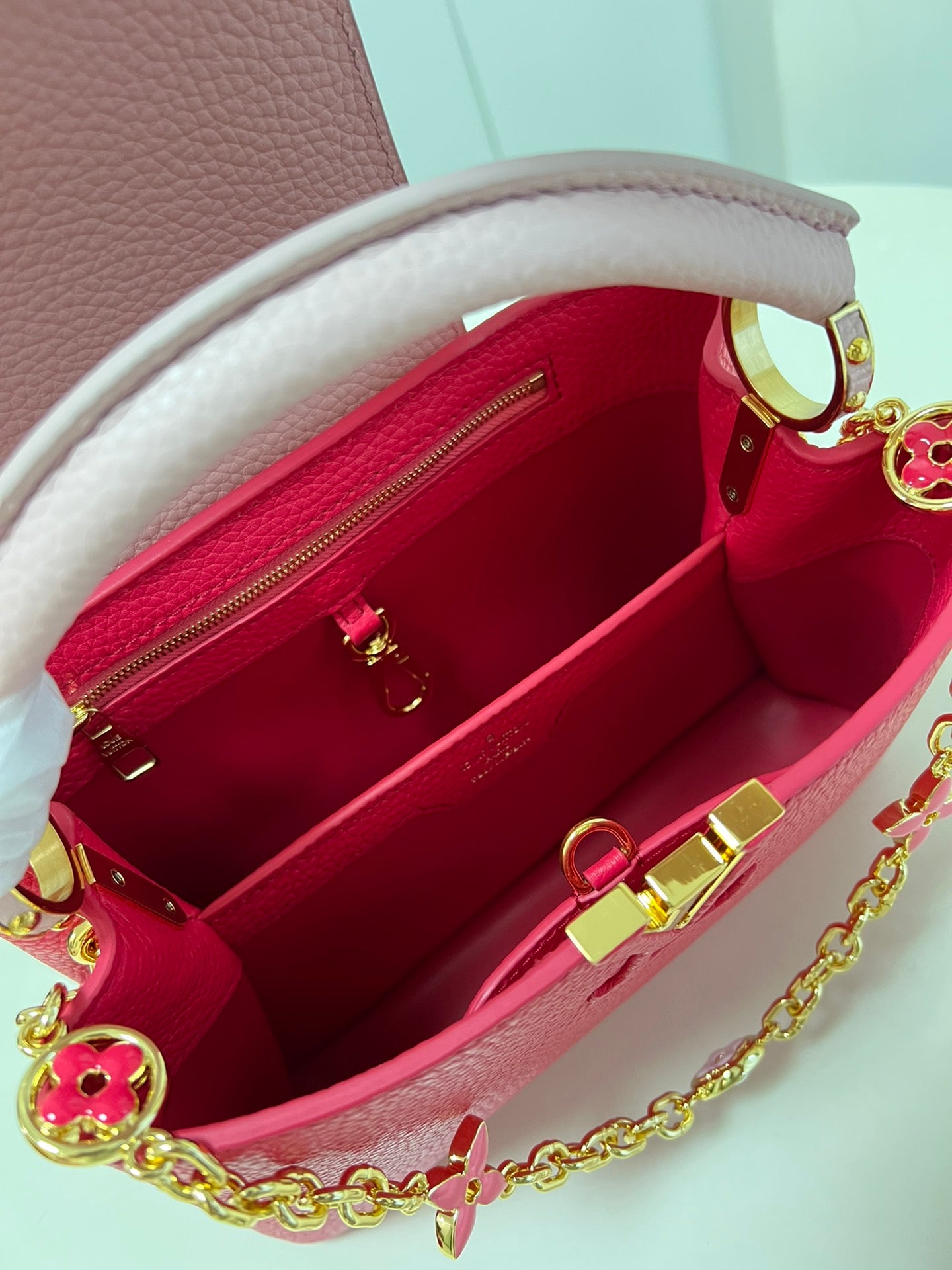 Louis Vuitton Capucines Mm Scarlet Red 27Cm