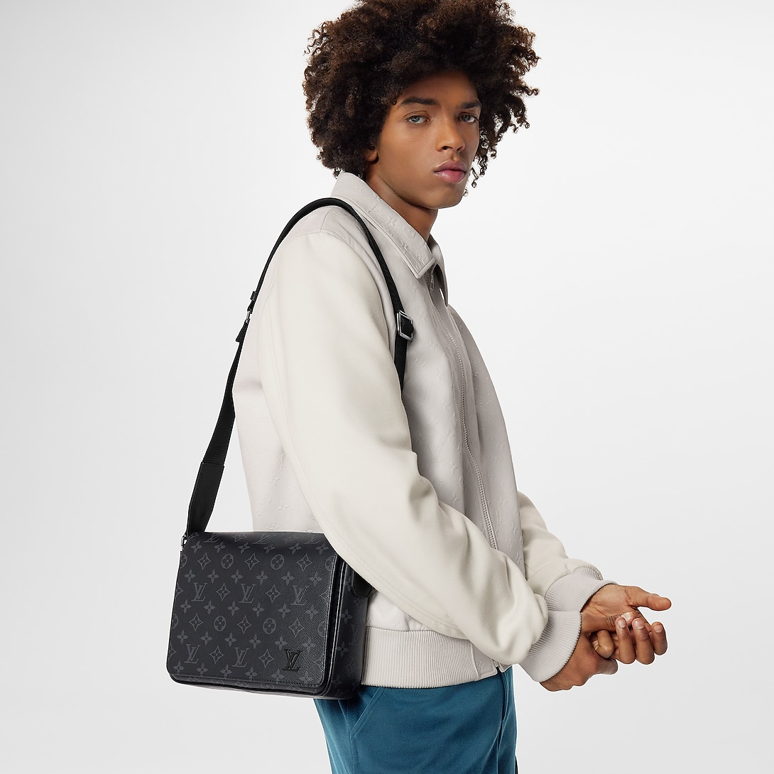 Louis Vuitton District Pm Bag Monogram Black 26Cm M46255 For Men