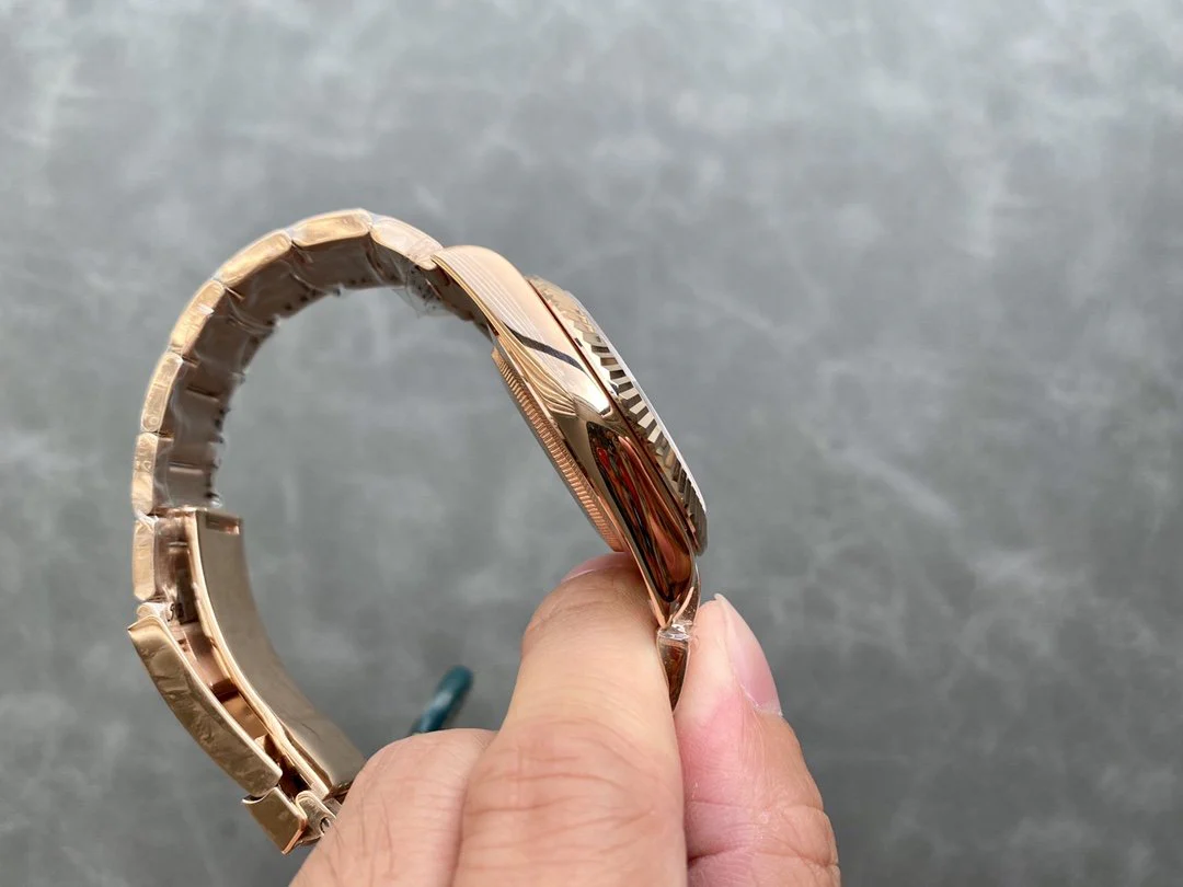 SKY-DWELLER 42 ROSE GOLD BLACK DIAL