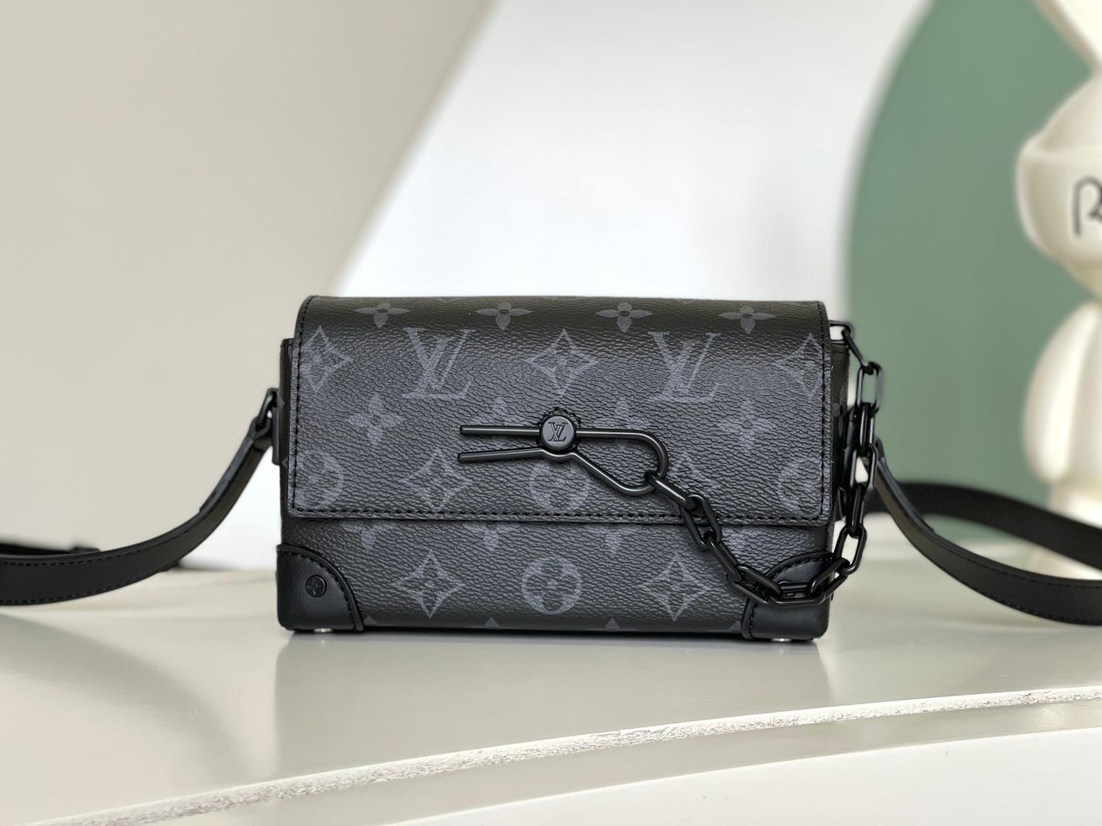 LV Steamer Wearable Wallet - cnluxepick