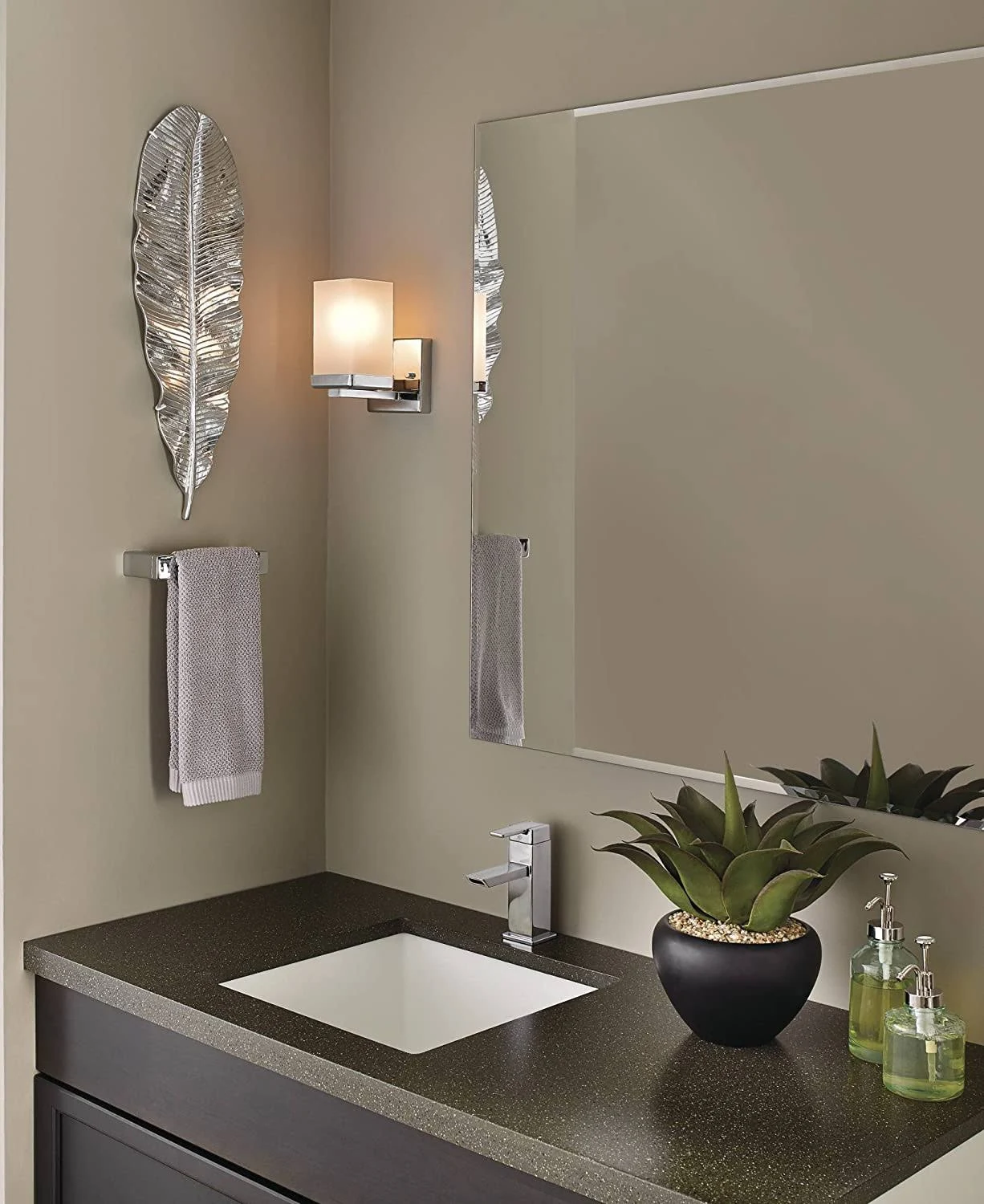 Moen YB8861CH 90 Degree Chrome Bath Light