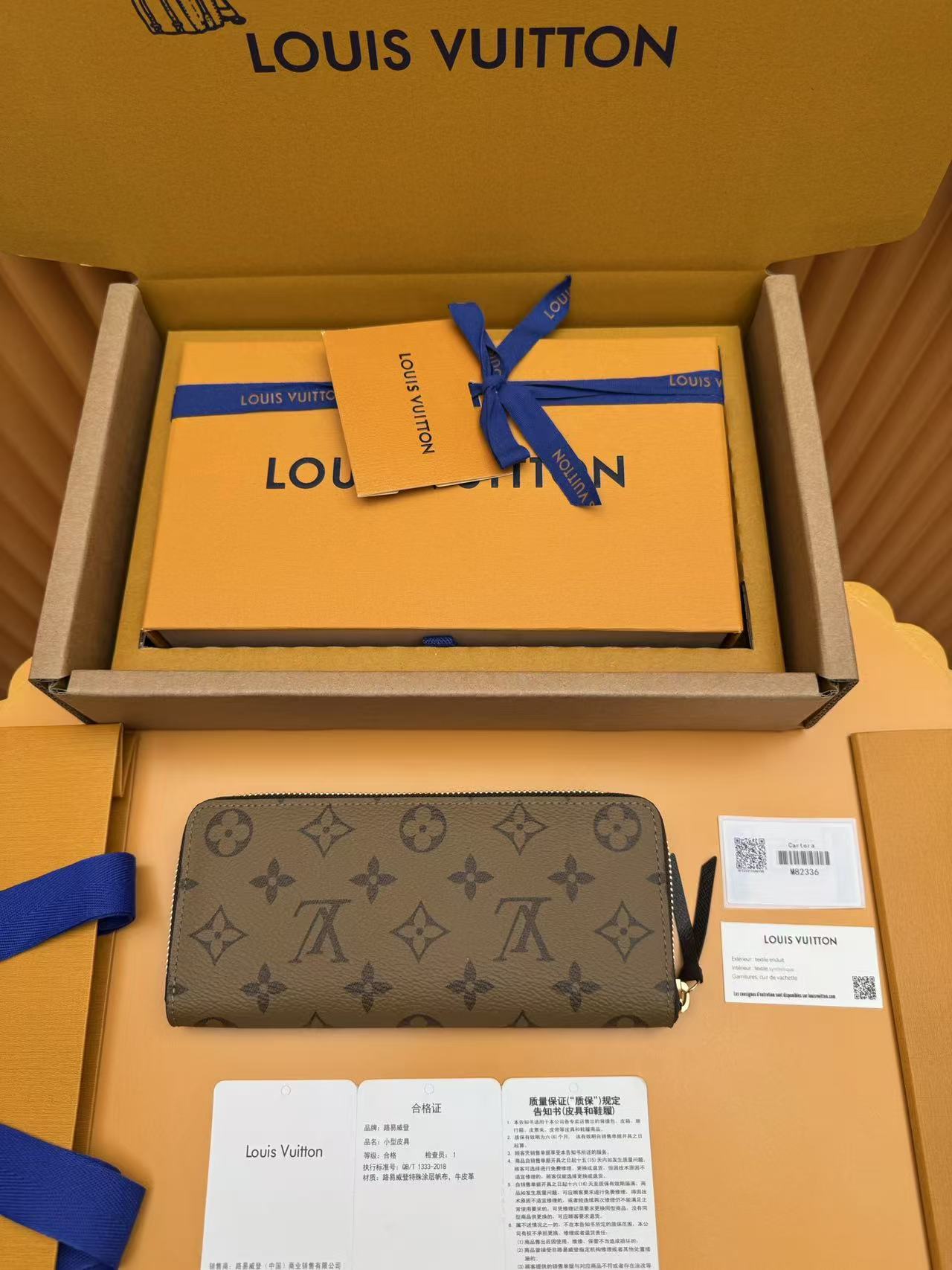LV Wallet M82336