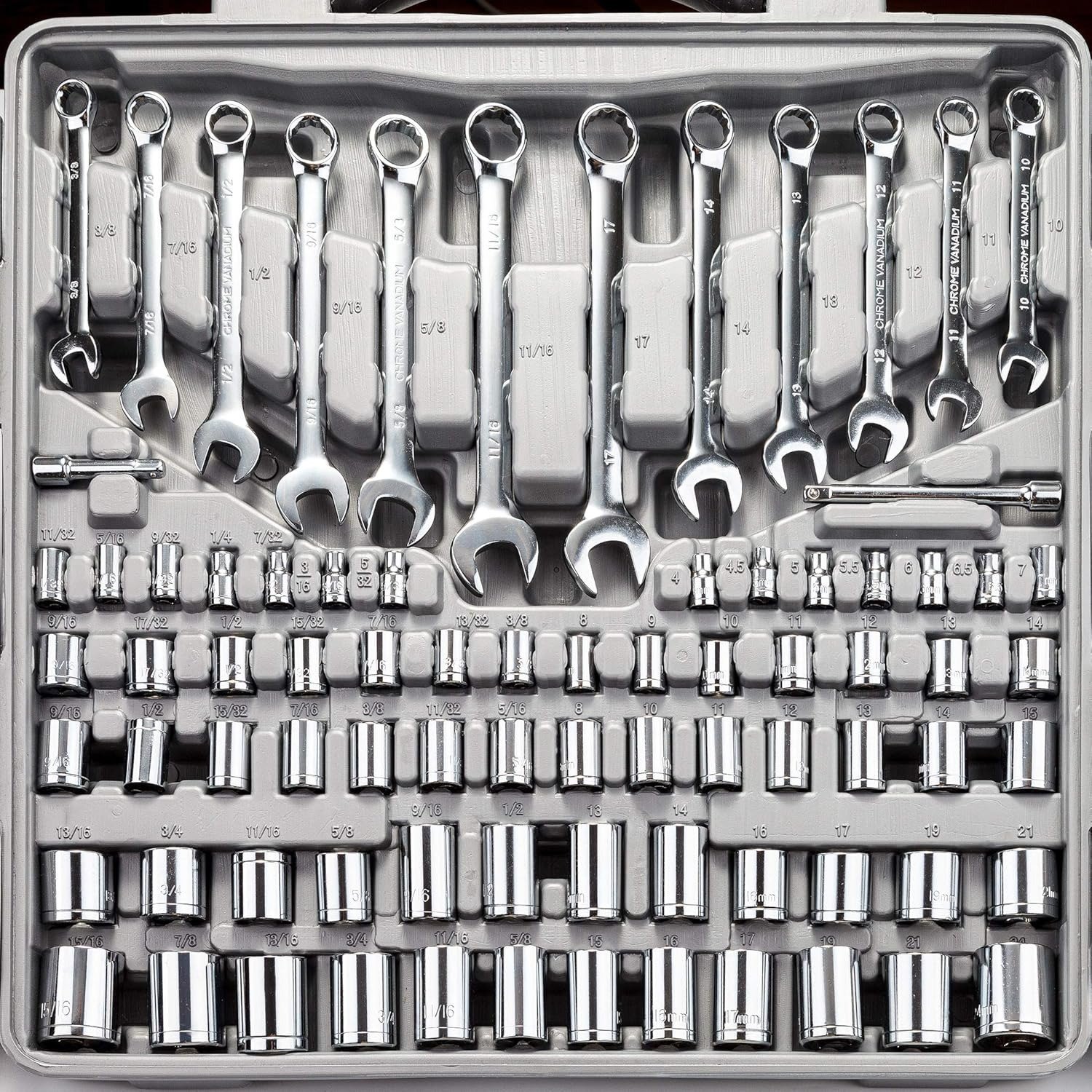 205 Piece Ratchet Wrench Tool Set 1/4′′ & 3/8′′ & 1/2′′ Drive with SAE/Metric Sockets Kit in Plastic Toolbox