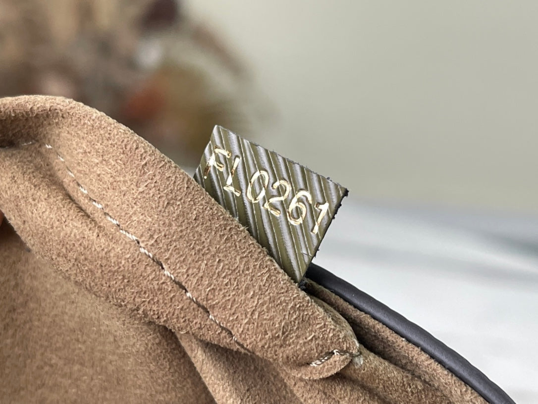 Louis Vuitton Twist Mm 23Cm Khaki