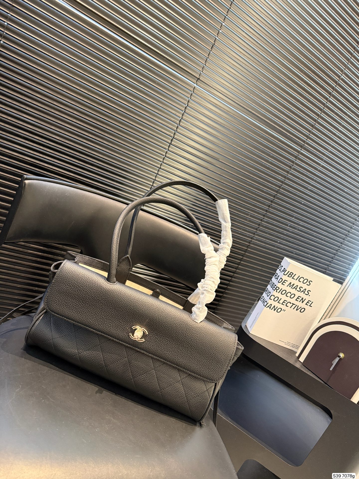 Chanel Tote Handbag - cnluxepick