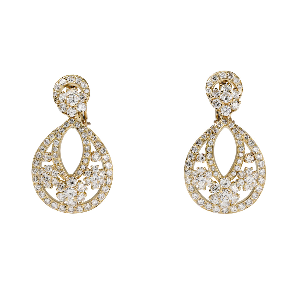 Van Cleef & Arpels Snowflake Earrings 18K Yellow Gold Diamond VCARO3RS00
