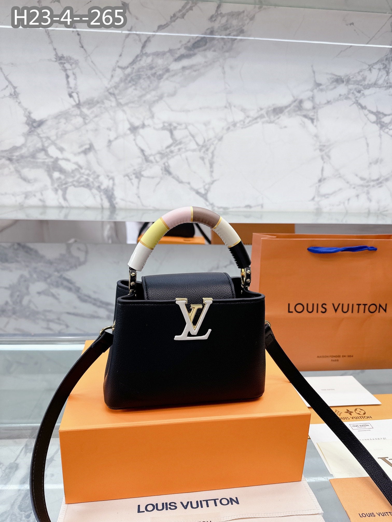 Louis Vuitton Mini Capucines Black 20Cm M21920