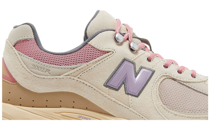 New Balance 2002R Hiking Pack - Beige M2002RWL Casual Running Shoes
