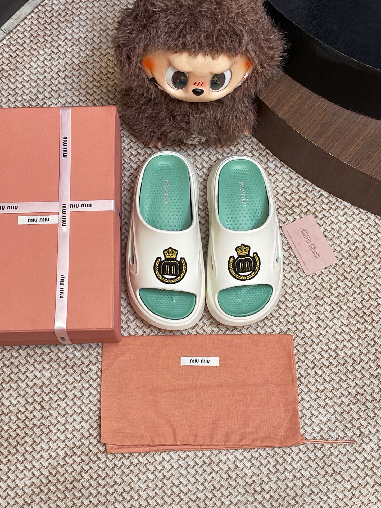 Miumiu foam slippers - cnluxepick
