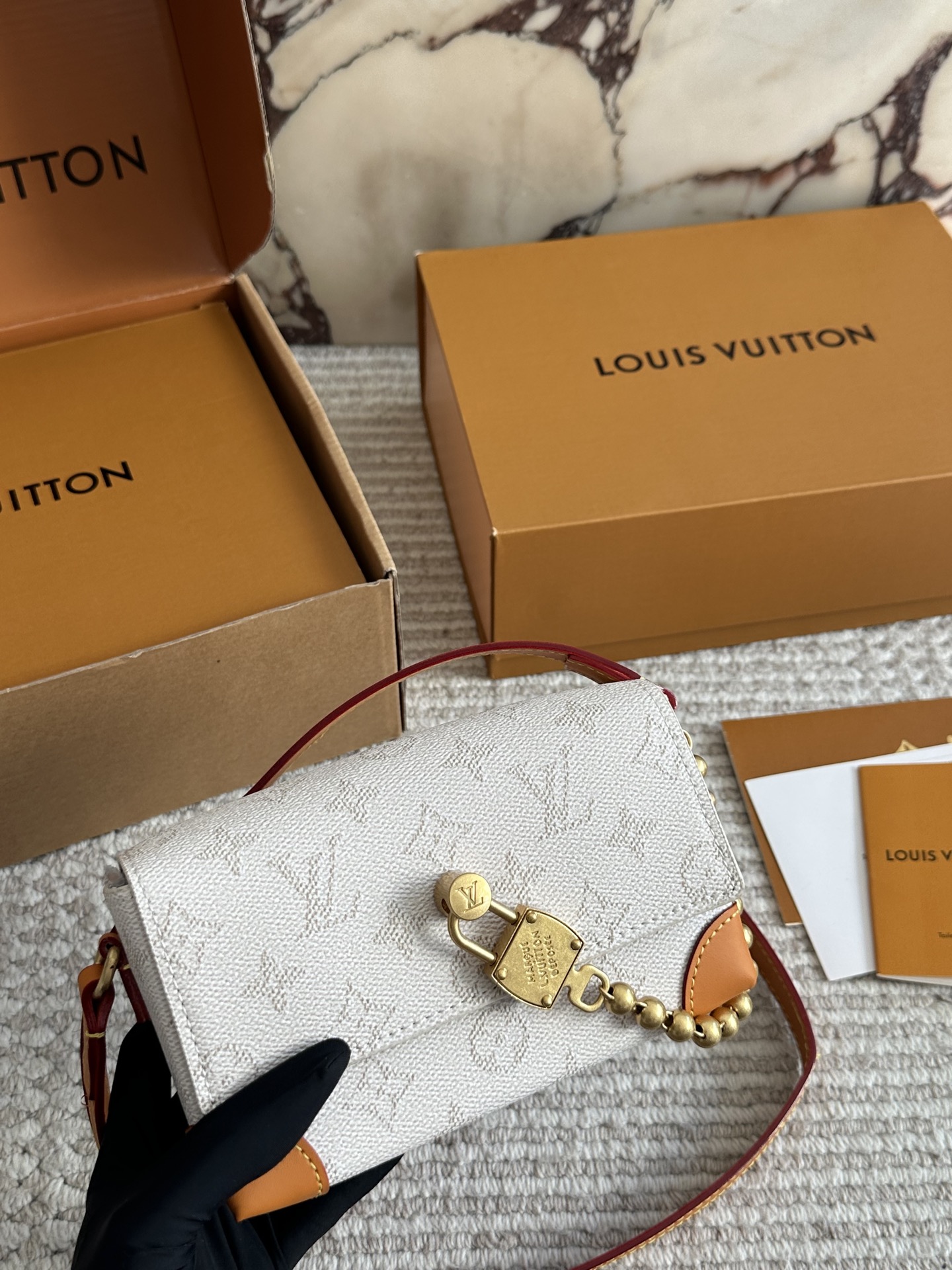 LV Men's Shoulder Bag - cnluxepick