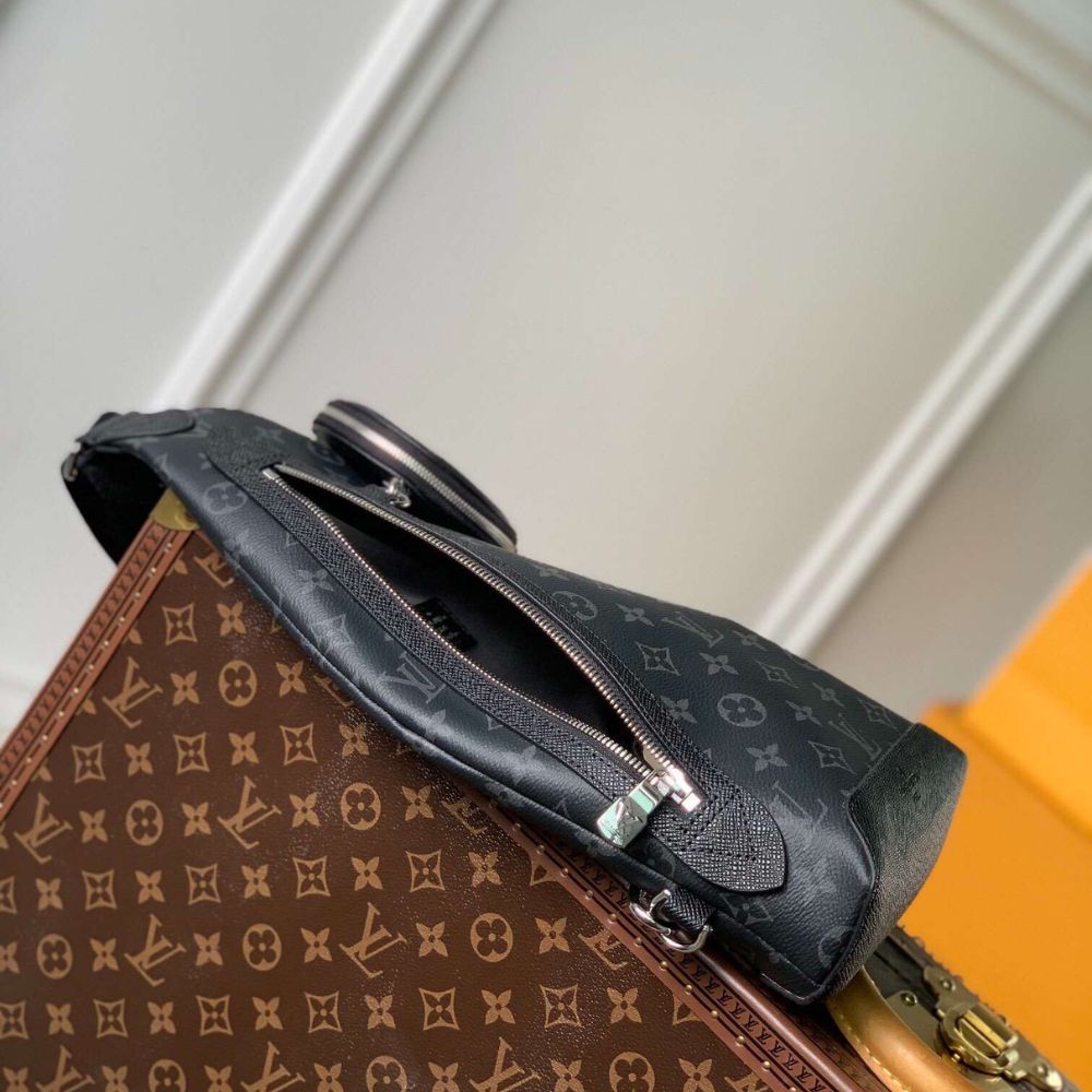 Louis Vuitton Duo Slingbag Black 7.9 Inches M30936
