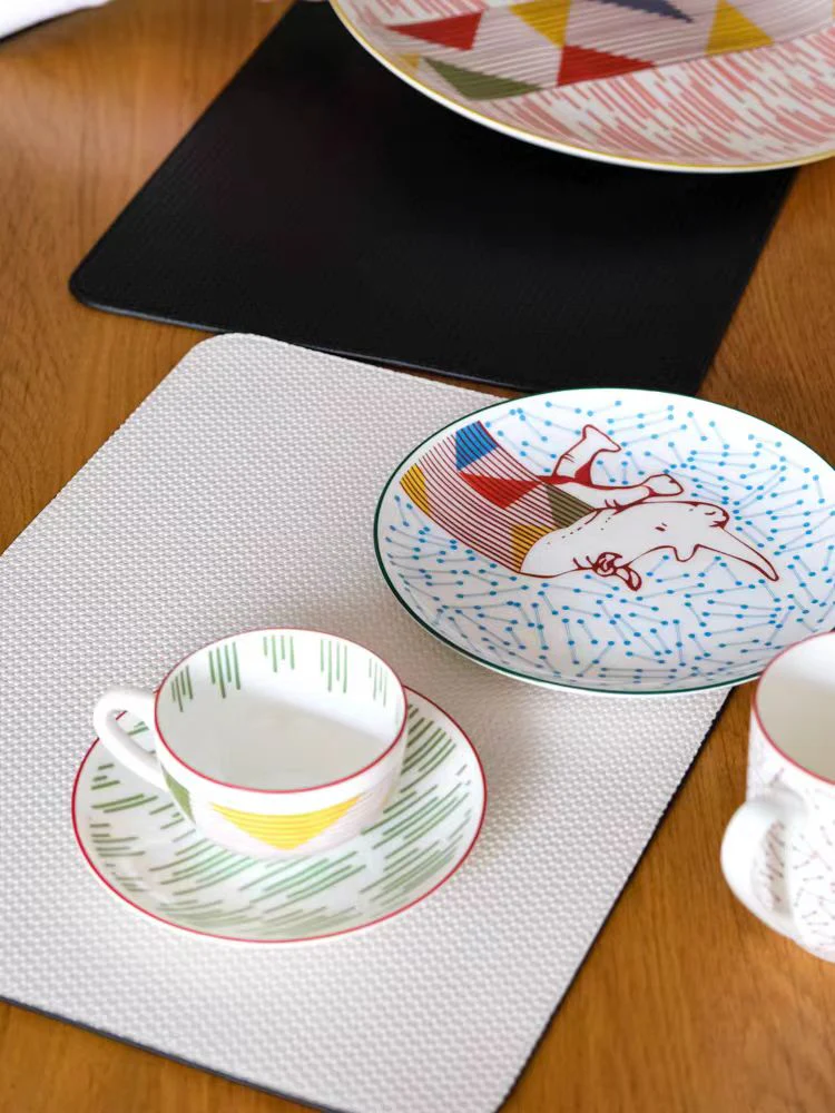 DC102 - Italian Top-layer Fine Leather Black and White Bicolor BV Braided Monochrome Dining Mat Table Mat Heat-insulated Mat Home Anti-scalding