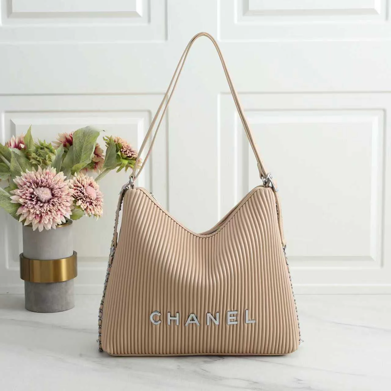 Chanel Bag | Maxi Hobo Peach Lambskin