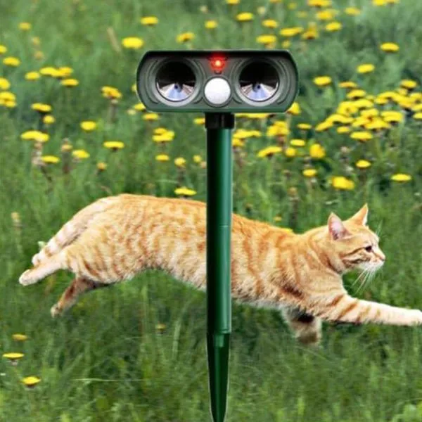 Solar Power Ultrasonic Animal Repellent Infrared Sensor Waterproof Animal Deterrent