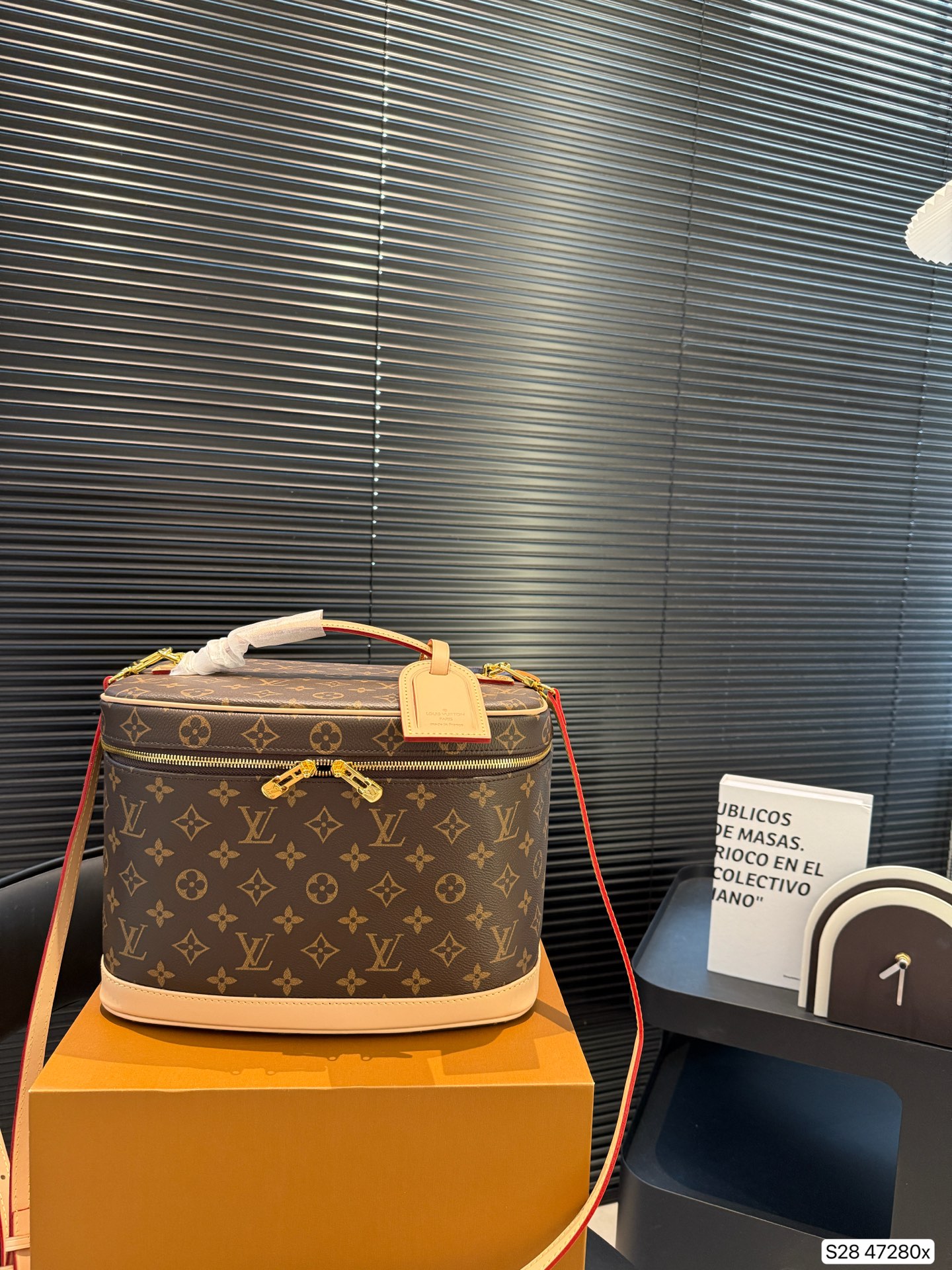 LV fashion cosmetic bag - cnluxepick