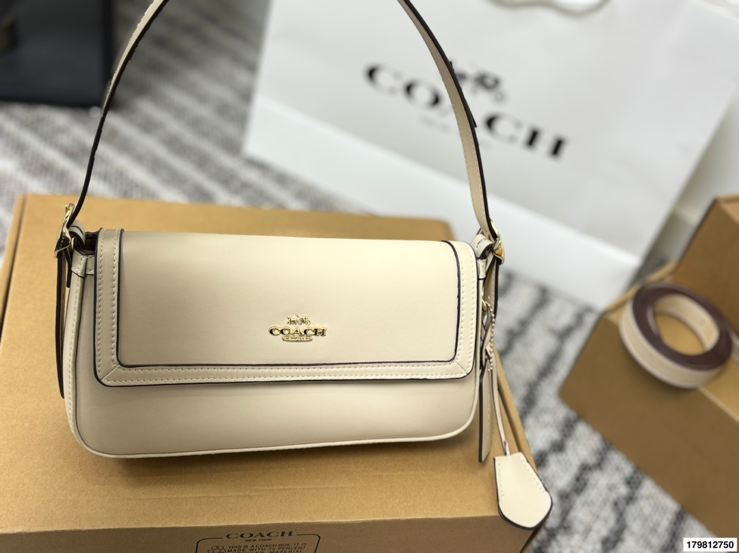 Coach shoulder bag - cnluxepick